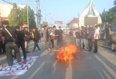 Mahasiswa di Brebes Gelar Aksi Unjuk Rasa Bawa 10 Tuntutan Sampai Bakar Ban