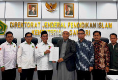 Kemenag Serahkan 8 KMA, STIT Mambaul Hikmah Tegal Resmi Berdiri sebagai Kampus Baru
