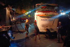 Kecelakaan Lalin Malam Hari: Bus Sinar Jaya Terguling di Brebes Lintas Ketanggungan