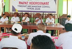 Camat Comal Gas Pol Tangani Banjir di Jalan Blandong Pemalang