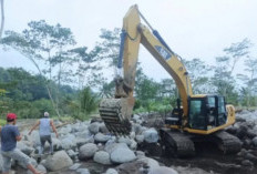Pemkab Gercep, Terjunkan Alat Berat ke Lokasi Banjir di Brebes