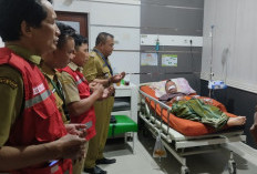 Pemerintah Kecamatan Petarukan Jenguk Korban Tersambar Petir