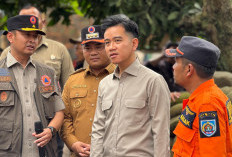 Wapres RI Kunjungi Pengungsi Tanah Bergerak di Tegal, Minta Warga Tak Paksakan Diri