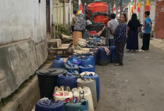 Komunitas Pemuda Nyalembeng Salurkan Bantuan Air Bersih di Pulosari Pemalang