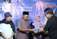 Manifesto: Buku Puisi Diluncurkan, Kota Tegal Hujan Syair Penuh Makna