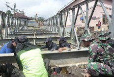 TNI Bangun Jembatan Bailey dan Armco untuk Percepat Pemulihan Pascabanjir Bandang Pulosari Pemalang