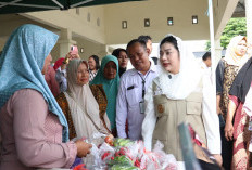 Brebes Gelar Gerakan Pangan Murah, Warga Antre Beli Bahan Pokok