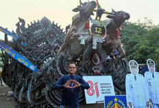 Replika Karapan Sapi Perumda Tirta Ayu Hipnotis Penonton Slawi Night Carnival 2026