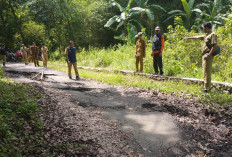 Jalan Poros di Brebes yang Amblas Segera Diperbaiki 