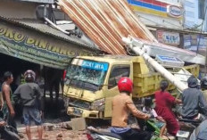 Diduga Sopir Kurang Kuasai Medan, Dump Truk Tabrak Toko Mainan di FO Dermoleng Brebes