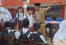 Rela Antre dari Jam 03.00, Ratusan Calon Siswa Baru Serbu SMP Favorit di Brebes