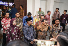 Temui Transmigran di Lampung, Bupati Tegal Cerita tentang Guci