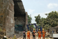 Gedung Hogwan Bumiayu Brebes Runtuh TImpa 3 Rumah, Dua Bocah Meninggal Tertimpa Reruntuhan