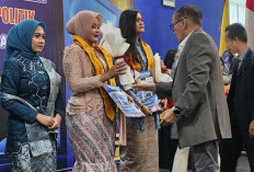 Siap Hadapi Era AI, FISIP UPS Tegal Lepas 82 Calon Wisudawan