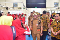 Pastikan Hak Pekerja Terpenuhi, Bupati Tegal Monitoring Pembayaran THR 