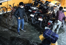 Dua Motor di Halaman Rumah Warga Grinting Brebes Dicuri, Aksi Terekam Kamera CCTV