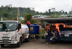 Desa Padasari Tegal Krisis Air Bersih Pasca Bencana Tanah Bergerak, Warga: Susah Sekali