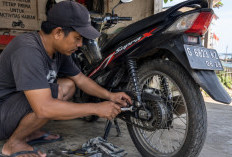 Cukup 5 Menit, Begini Cara Setel Rantai Motor Bebek Sendiri di Rumah