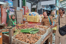 Cegah Peredaran Bawang Bombai Mini di Brebes, Dinkopumdag Sidak Pasar Tradisional