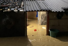 Sungai Babakan Meluap, Puluhan Rumah di Cikeusal Lor Ketanggungan Terendam Banjir
