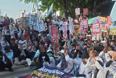 Dukung MBG, Warga di Brebes Gelar Aksi Damai di Depan Pendopo Kanjengan