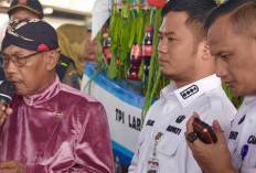 Hadiri Tradisi Sedekah Laut, Bupati Tegal Sampaikan Hal Ini