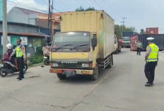 Truk Terguling di Pantura Brebes, Polisi: Dugaan Sementara Supir Mengantuk