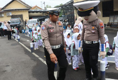 Ceriakan Polisi Sahabat Anak, Satlantas Polres Tegal Edukasi Siswa TK 