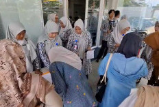 Dirut BPJS dan Bupati Mitha Serahkan Bansos Paket Nutrisi ke Ibu Hamil