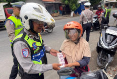 Aksi Nyeleneh Satlantas Polres Tegal di Operasi Patuh Candi 2026: Hadiahi Garam Dapur Pengendara Tertib 