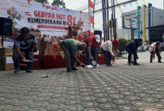 Kemeriahan HUT ke-81 RI di Tegal: Pengusaha Sarung Ekspor Gelar Lomba Kipas Sate Unik untuk Karyawan