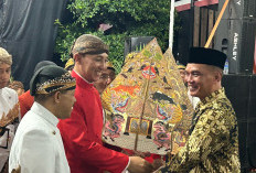 Pentaskan Wayang Kulit 30 Jam Nonstop dengan 23 Dalang, Ketua DPRD Jateng: Nguri-uri 