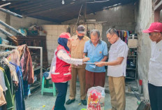 Rumah Terbakar dan Roboh di Tegal, Korban Terima Bantuan PMI