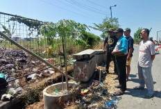 Warga Sidakaton Tegal Swadaya Sewa 48 Truk DLH untuk Angkut Gunungan Sampah TPS3R Mangkrak