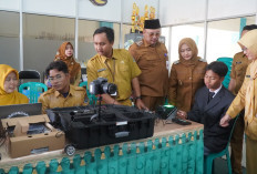 Rekam dan Cetak KTP-el Gratis Masuk Sekolah di Tegal, Pelajar Tak Perlu Antre di Dukcapil