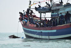 Ratusan Personel Gabungan Amankan Prosesi Larung Saji Sedekah Laut Kota Tegal